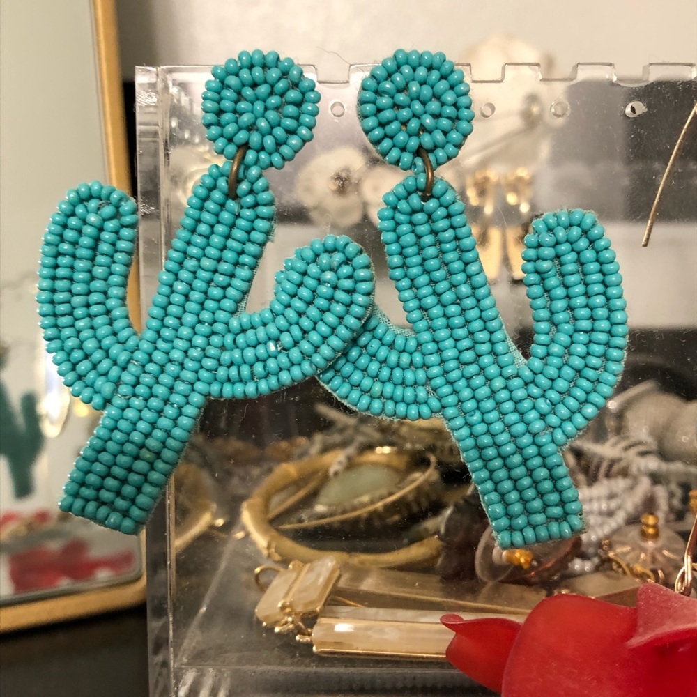 Turquoise cactus beaded earrings 🌵